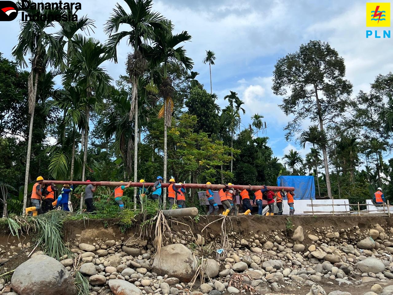 Hadapi Medan Sulit dan Akses Jalan Putus, PLN Terus Kejar Pemulihan Listrik 176 Desa Terisolir di Aceh